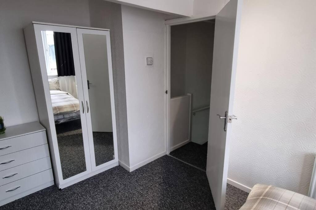 Your Home Away From Home. Leeds  Extérieur photo